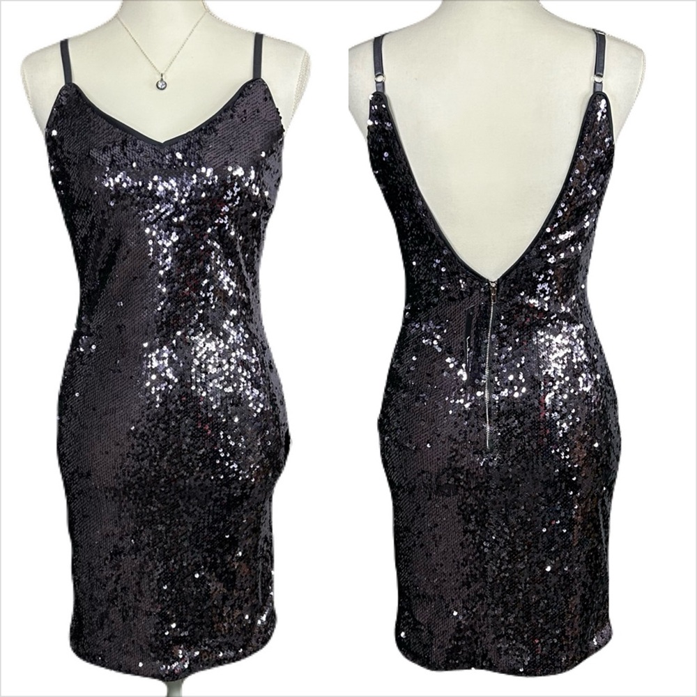 Lulus Sequin Mini Dress Size S Bodycon V Neck Purple Party Glam Hoco Disco NWT
